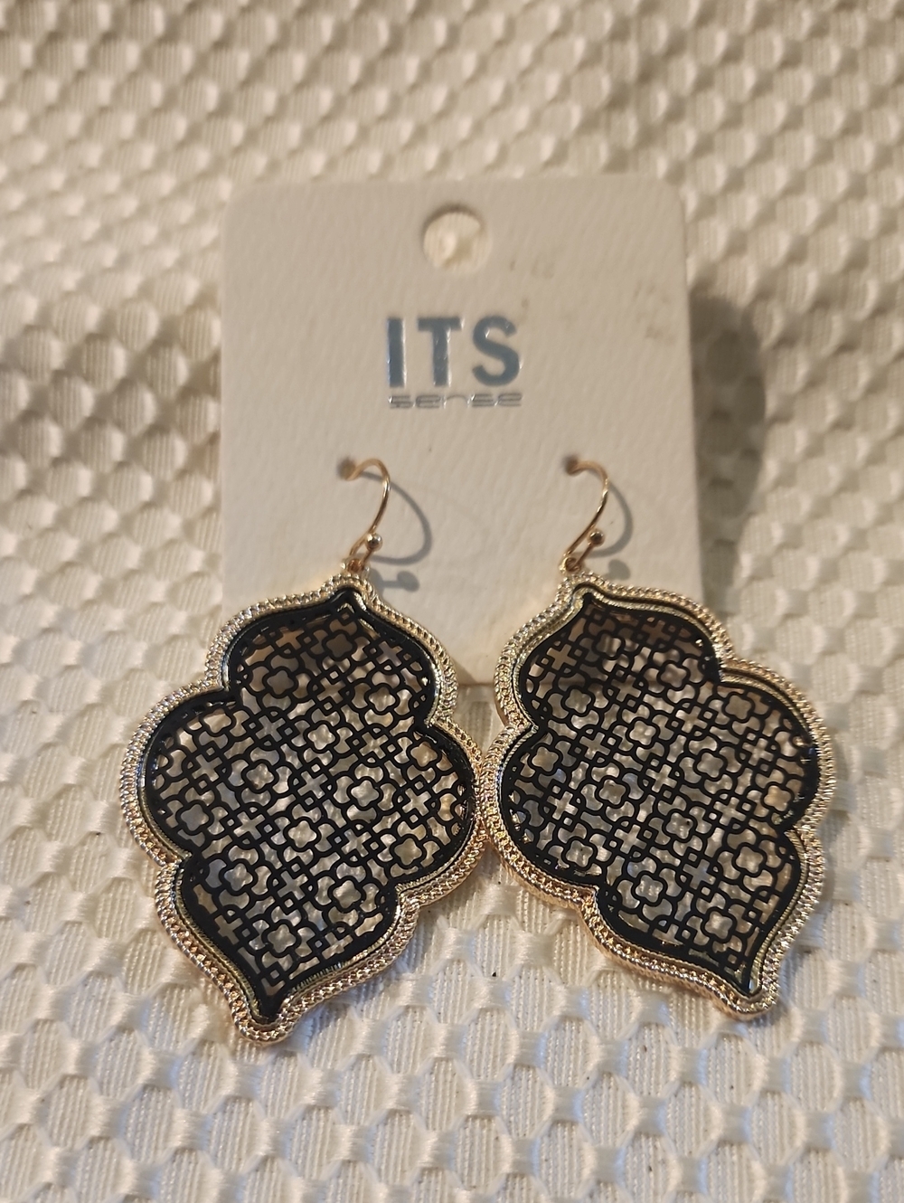 ITS Sense Black Filigree & Gold-Tone Quatrefoil Drop Earrings